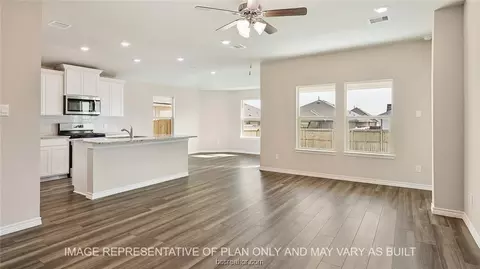 2095 Chief St, Bryan, TX 77807 photo 2