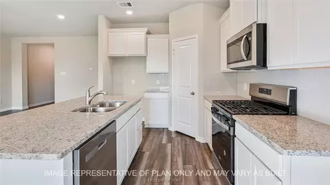 2095 Chief St, Bryan, TX 77807 photo 3