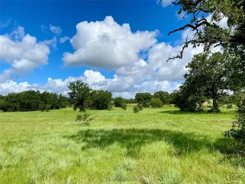 6620 Victoria Ave, College Station, TX 77845