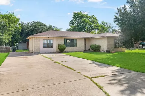 2909 Arizona Ave, Bryan, TX 77803