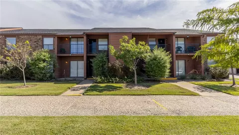904 University Oaks 96, College Station, TX 77840