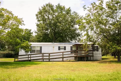 320 S Railroad St, Burton, TX 77835