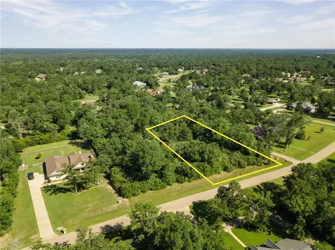 9570 Edinburg Trl, Iola, TX 77861