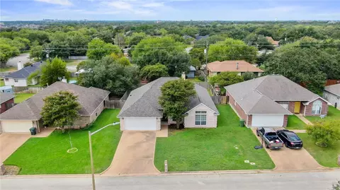 4900 Winchester Dr, Bryan, TX 77802