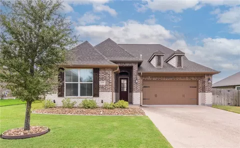 2711 Talsworth Dr, College Station, TX 77845