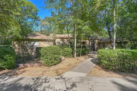 1004 Fox Cir, College Station, TX 77845