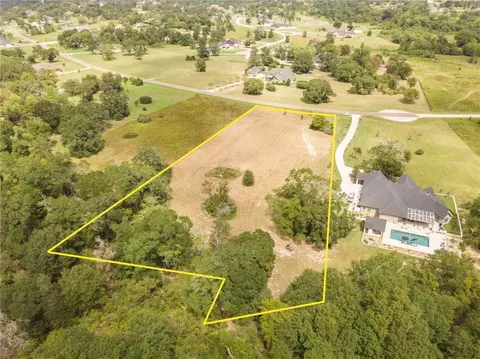 10171 St John Dr, Iola, TX 77861