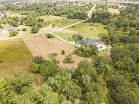 10171 St John Dr, Iola, TX 77861 photo 5