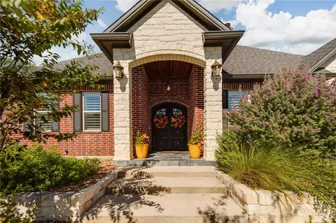5201 Kinloch Dr, College Station, TX 77845