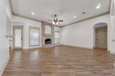 Living - 2701 Hickory Ct, Bryan, TX 77802 photo 4 of 5