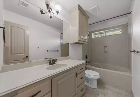 Bath - 2701 Hickory Ct, Bryan, TX 77802 photo 2 of 2