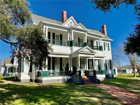 502 Texas St, Calvert, TX 77837