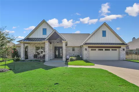 3220 Rose Hill Ln, Bryan, TX 77808
