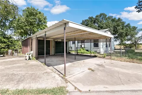 722 Williamson Dr, Bryan, TX 77801 photo 2