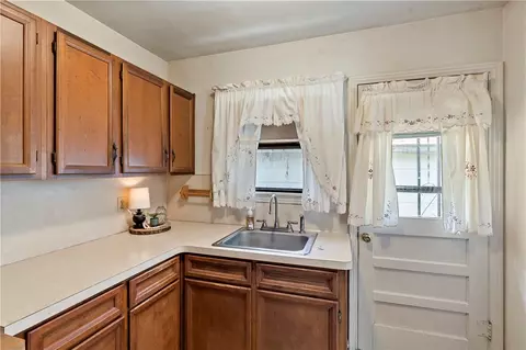 722 Williamson Dr, Bryan, TX 77801 photo 3