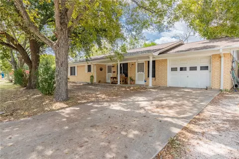 1602 W 5th St, Caldwell, TX 77836