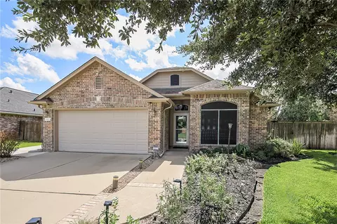 900 Whitewing Ln, College Station, TX 77845