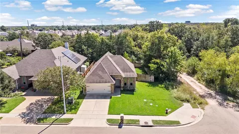 2100 Ella Ln, Bryan, TX 77802 photo 2