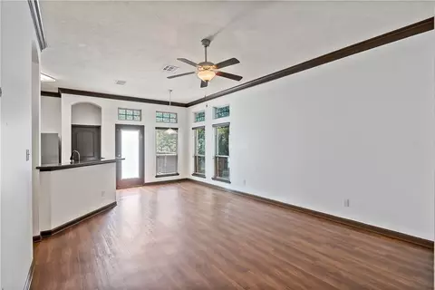 2100 Ella Ln, Bryan, TX 77802 photo 4
