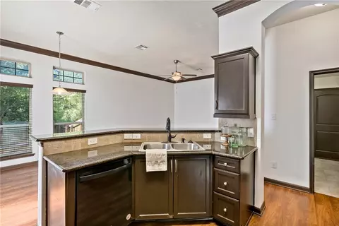 2100 Ella Ln, Bryan, TX 77802 photo 9