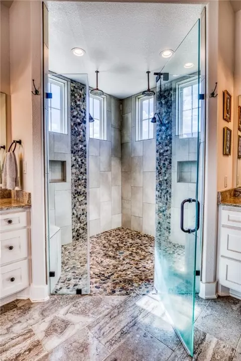 Bath - 5455 Wolff Rd, Round Top, TX 78954 photo 3 of 4