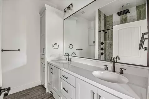 Bath - 608 E 21st St, Bryan, TX 77803 photo 2 of 3