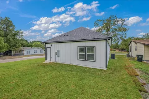 Exterior - 608 E 21st St, Bryan, TX 77803 photo 4 of 4