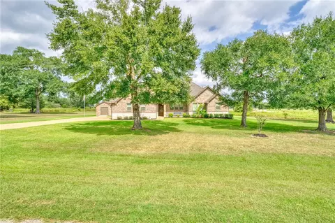 9888 Eaton St, Iola, TX 77861