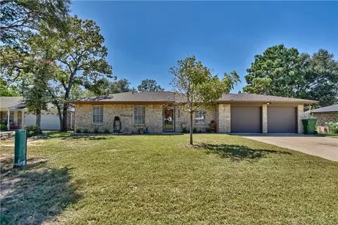 3010 Westwood Main Dr, Bryan, TX 77807