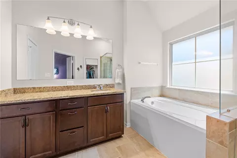 Bath - 2118 Stubbs Dr, Bryan, TX 77807 photo 2 of 3