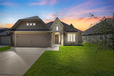 2118 Stubbs Dr, Bryan, TX 77807