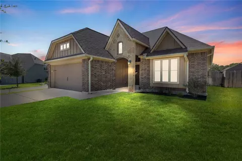 Exterior - 2118 Stubbs Dr, Bryan, TX 77807 photo 2 of 5
