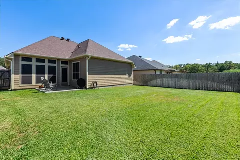 Exterior - 2118 Stubbs Dr, Bryan, TX 77807 photo 4 of 5