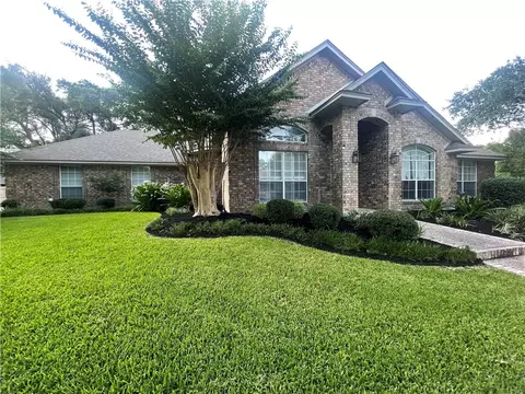 124 Reenie Dr, Cameron, TX 76520