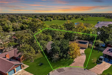 7807 Shiloh Ct, College Station, TX 77845
