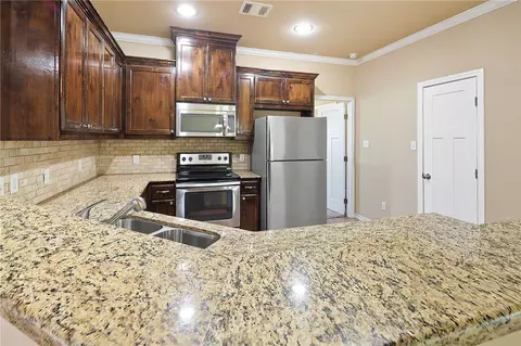 4007 Golden Eagle Dr, Bryan, TX 77808 photo 10
