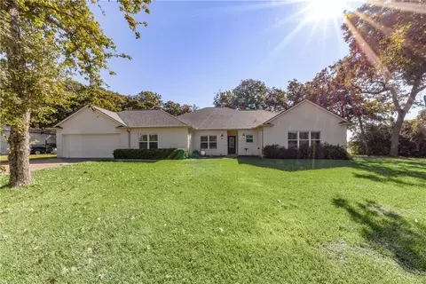 15 Hickory Ridge Pl, Hilltop Lakes, TX 77871