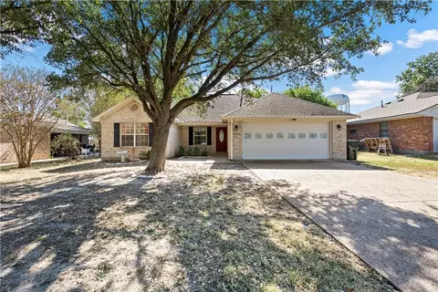 1809 Trent Cir, Bryan, TX 77802