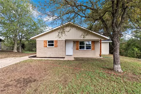400 W Kleb St, Caldwell, TX 77836