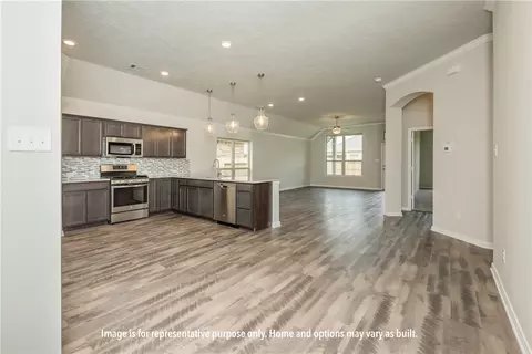 2202 Amber Ct, Bryan, TX 77807 photo 2