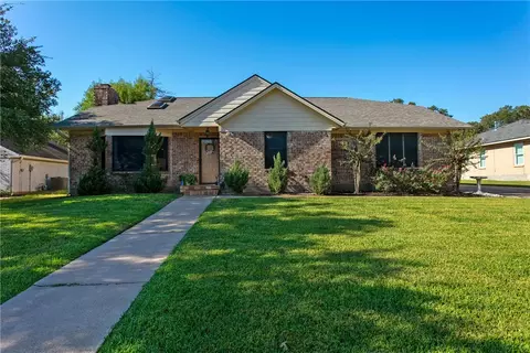 2509 Arbor Dr, Bryan, TX 77802