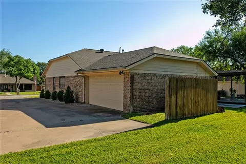 2509 Arbor Dr, Bryan, TX 77802 photo 3