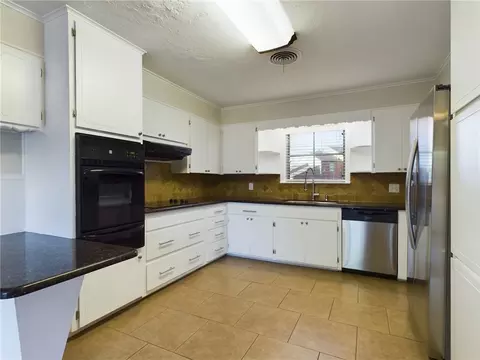 1504 E 29th St, Bryan, TX 77802 photo 6