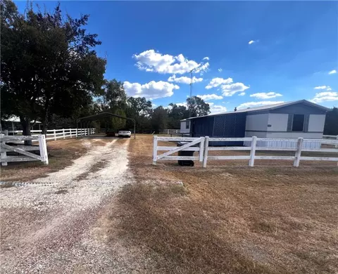 309 Alvina Ulich St, Somerville, TX 77879