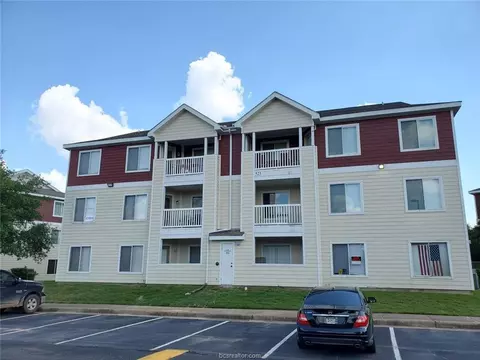 529 SW Parkway 301, College Station, TX 77840