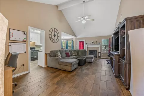 3803 Caleb Ct, Bryan, TX 77803 photo 5