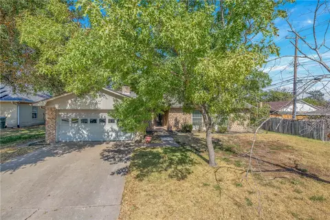 2911 Hillside Dr, Bryan, TX 77802