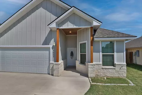 3652 Rabbit Ln, Bryan, TX 77808