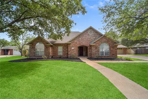 602 Benchmark Dr, College Station, TX 77845
