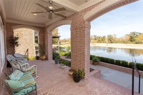 4760 Stonebriar Cir, College Station, TX 77845